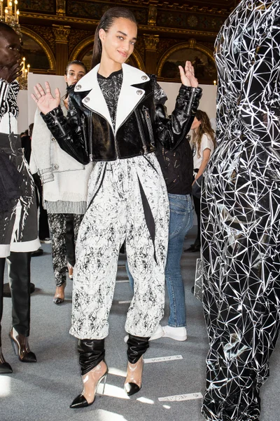 Look 34